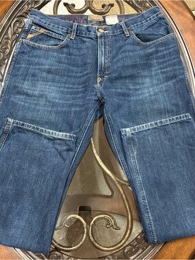 Ariat Indigo Relaxed athletic Jeans 35x32